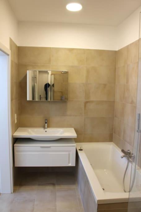 Paraderma Apartment Im Zentrum Baden Bei Wien Εξωτερικό φωτογραφία